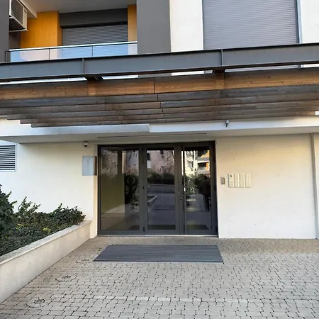 Garden Grand Luxurious * Belgrade