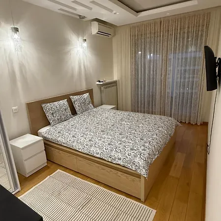 Garden Grand Luxurious Apartment